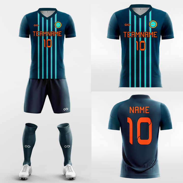 青いサッカージャージの服装